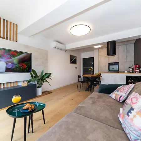 Pleasing Place Free Private Parking